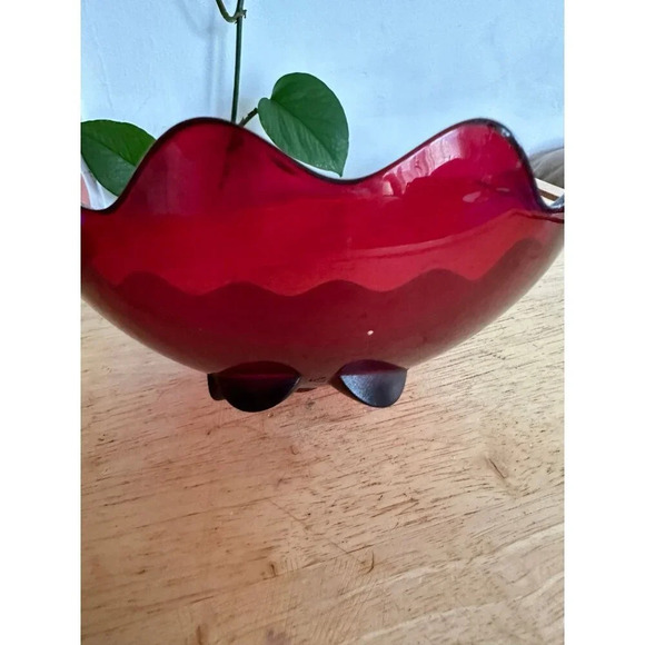 Scalloped Shell Bowl - Picture 6 of 8